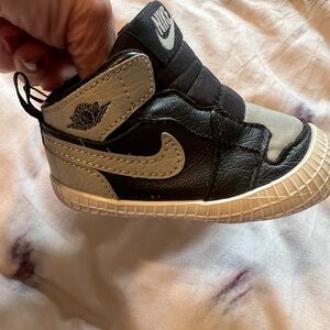 Nike Kids Black and Gray Sneakers